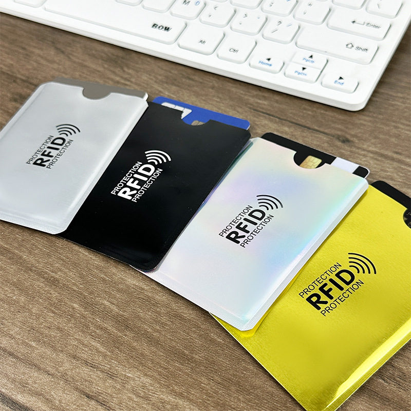 Чехлы для карт с защитой от RF – обзор и цена Travel Wallet Slim